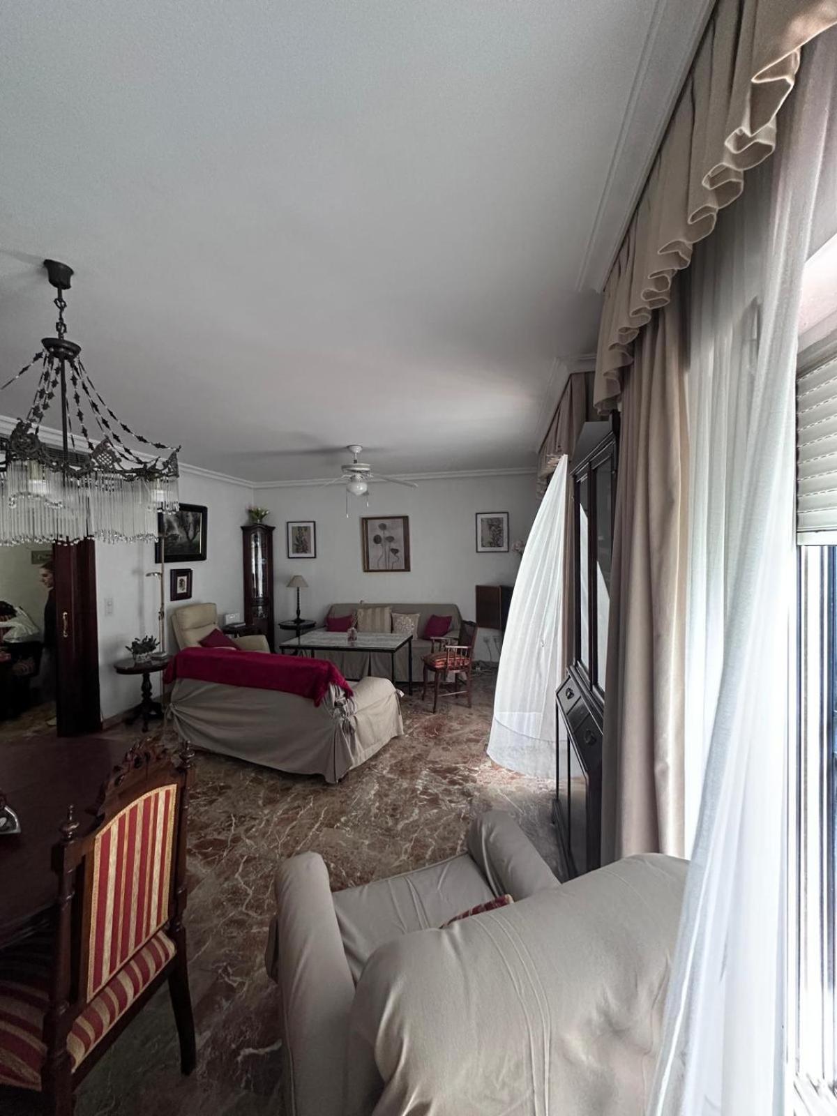 Amplio Apartamento Plaza Nueva 塞维利亚 外观 照片