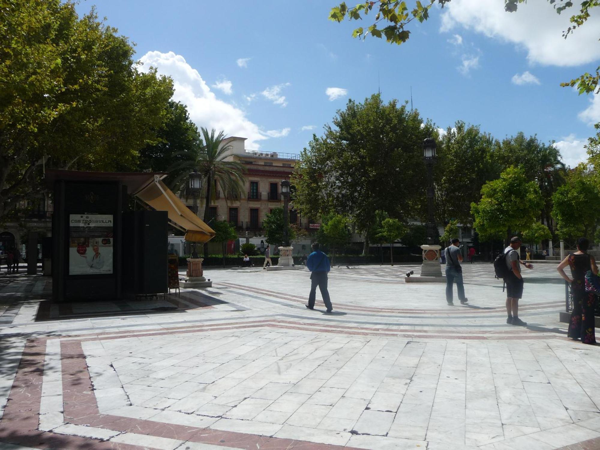 Amplio Apartamento Plaza Nueva 塞维利亚 外观 照片