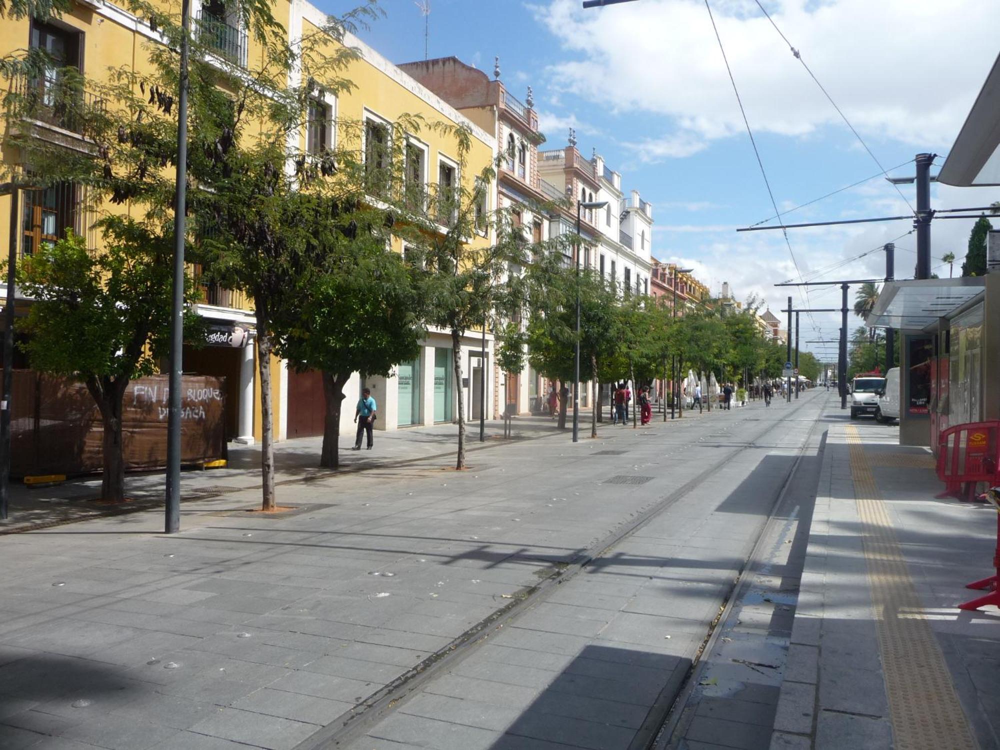 Amplio Apartamento Plaza Nueva 塞维利亚 外观 照片