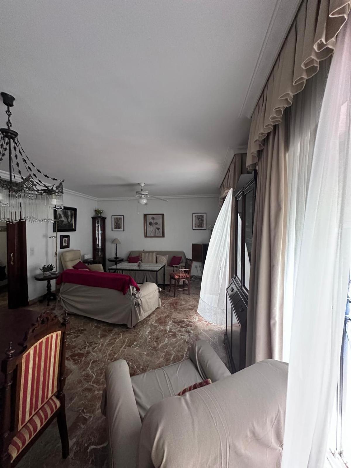 Amplio Apartamento Plaza Nueva 塞维利亚 外观 照片